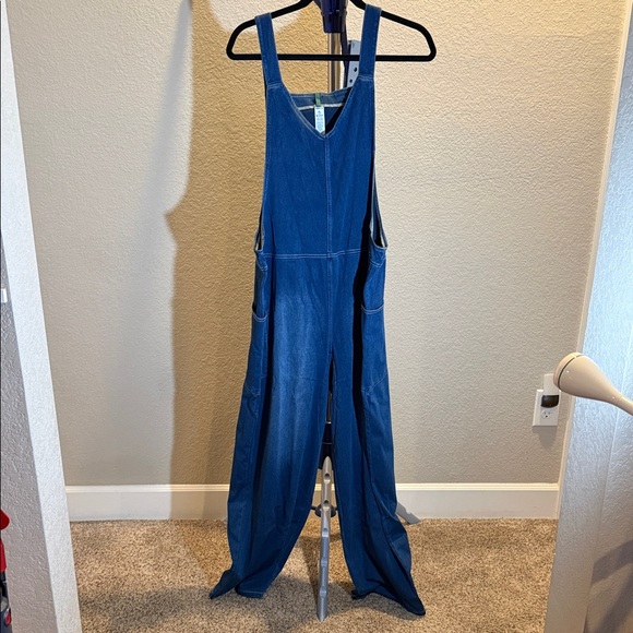 HALARA Pants - HALARA NWT Blue Denim overalls Jumpsuit. Size XL